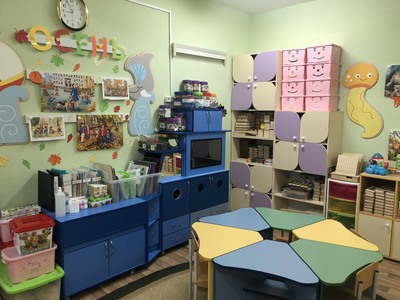 Кабинеты специалистов оборудованы для проведения как подгрупповой формы работы, так и для индивидуальной. В организации развивающей среды кабинетов реализуются инновационные технологии: учитывается всё, что необходимо для оказания своевременной квалифицированной психологической, консультативно-методической и психокоррекционной помощи воспитанникам, их родителям и педагогам по вопросам развития, обучения и воспитания, а также социально-психологической реабилитации и адаптации воспитанников. Помещения учителей-логопедов включают зону со специализированными логопедическими партами, зеркалами, магнитной доской. Имеется разнообразный материал по развитию и коррекции речи, познавательных процессов, мелкой моторики, интерактивная панель. Кабинеты педагогов-психологов оснащены необходимым оборудованием и материалами для сохранения и укрепления психологического здоровья и включает: уголки социально-эмоционального развития, песочной терапии, психолого-коррекционные игры, «сенсорное оборудование» для развития восприятия и релаксации. А налаженная система коррекционной помощи воспитанникам с тяжелыми нарушениями речи, включающая: высококвалифицированные кадры, своевременное выявление проблем в психофизическом развитии ребенка, качественная организация коррекционной помощи воспитанникам, а также  взаимодействие  педагогов учреждения с родителями, со специалистами   ТПМПК, МБК «ГКП№ 2» позволяют добиваться значительных успехов в коррекционной помощи детям.